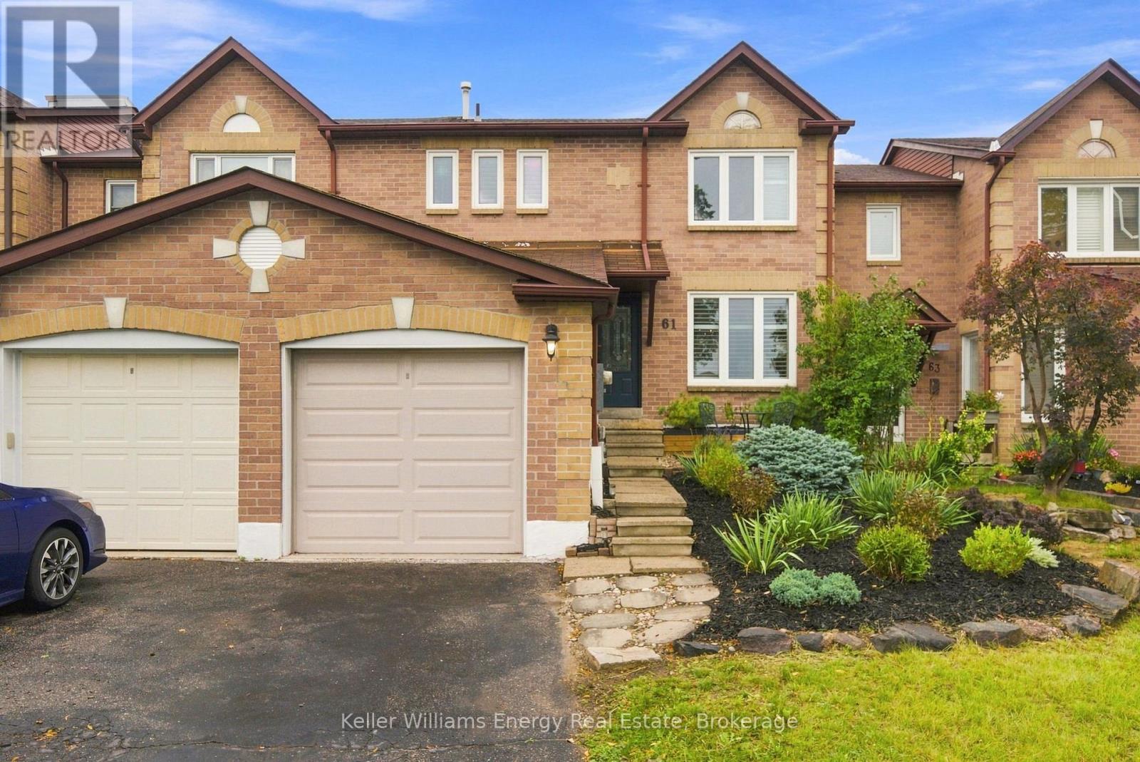 61 FERNBANK PLACE, Whitby (Pringle Creek) — photo 1