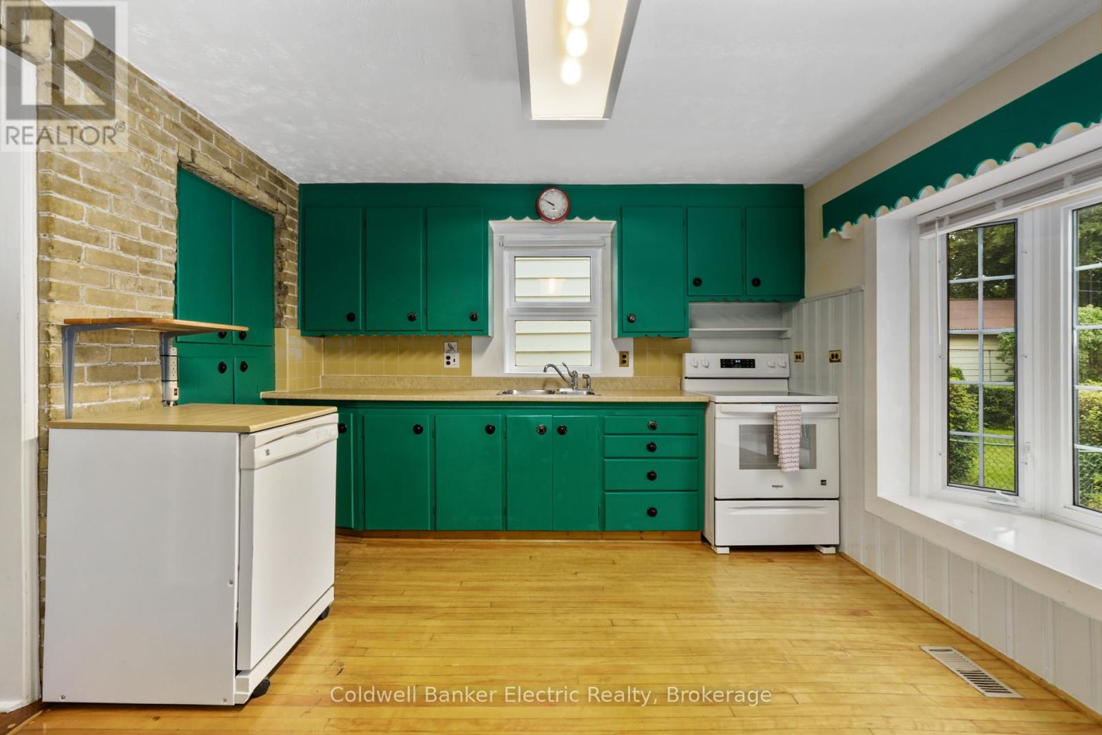 553 CHAMBERLAIN STREET - 11