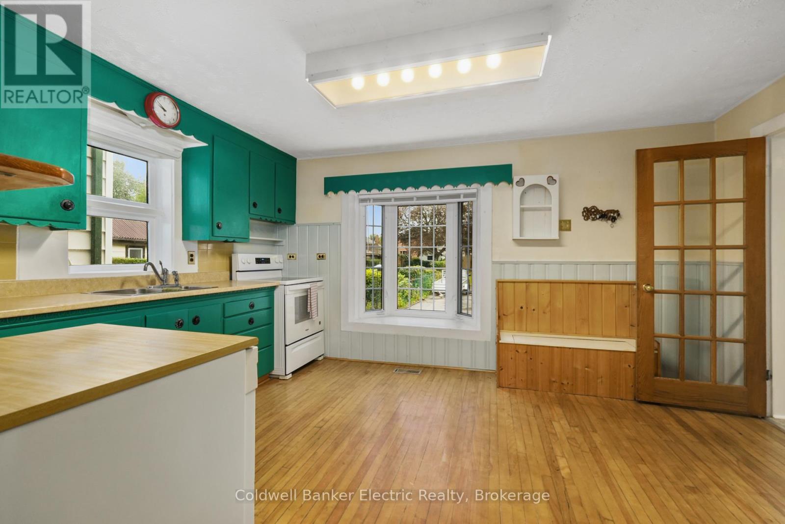 553 CHAMBERLAIN STREET - 12