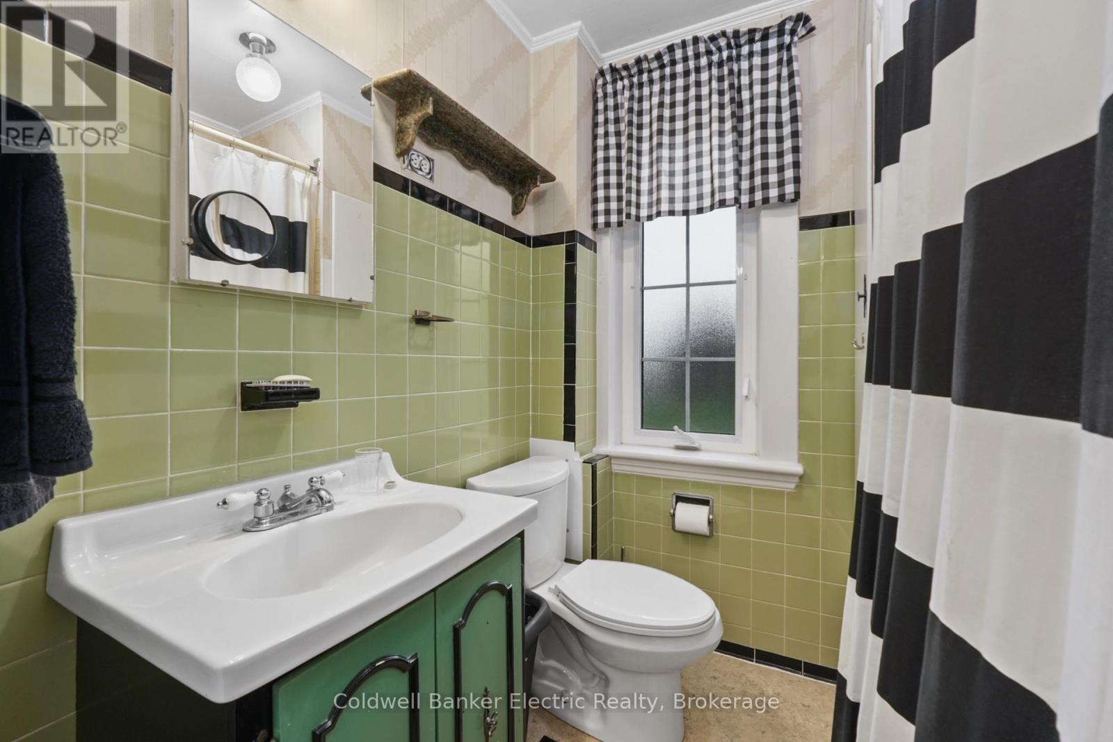 553 CHAMBERLAIN STREET - 20