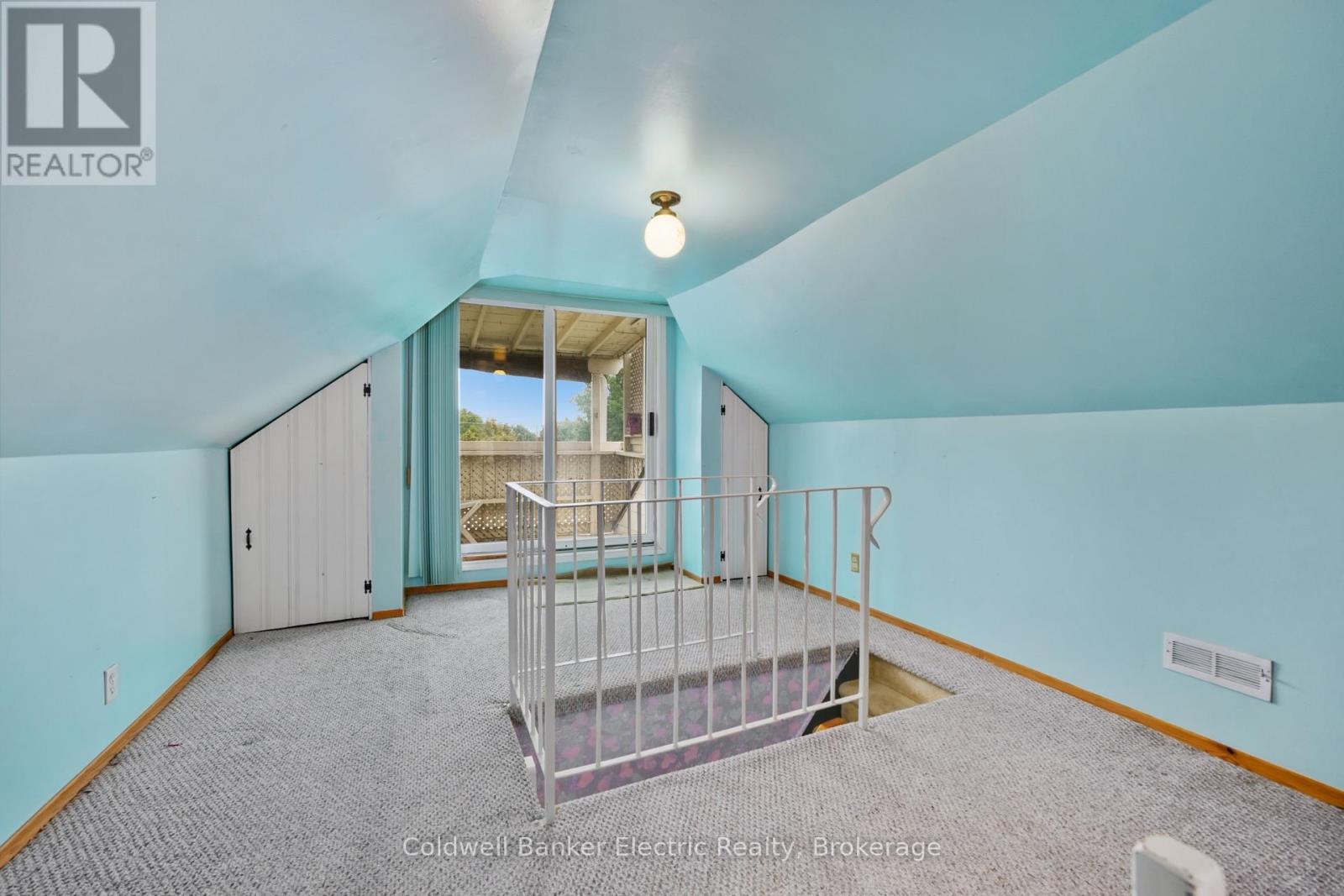 553 CHAMBERLAIN STREET - 23