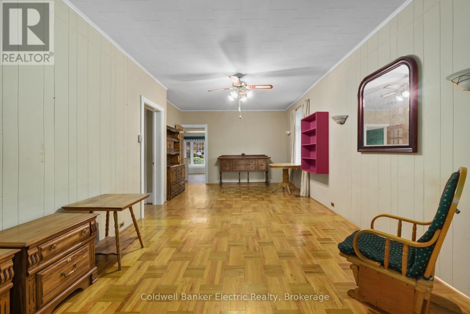 553 CHAMBERLAIN STREET - 8