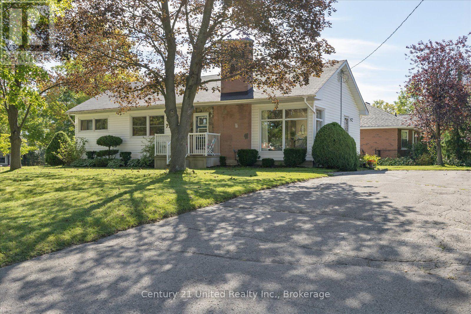 797 VALLEYVIEW DRIVE - 1