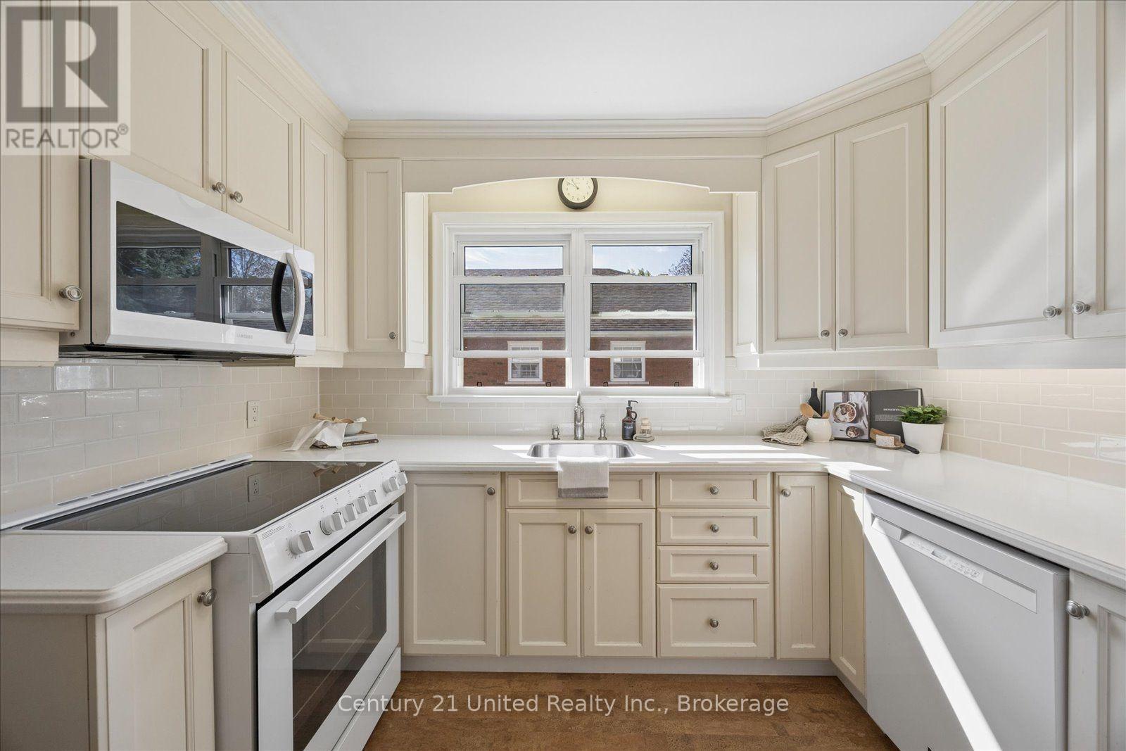797 VALLEYVIEW DRIVE - Image 14