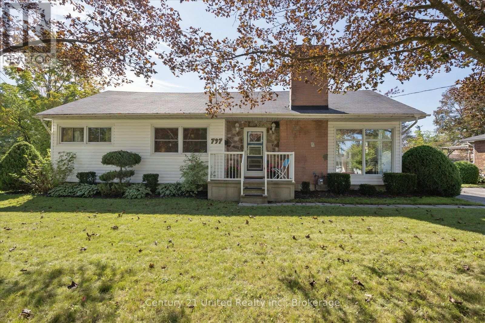 797 VALLEYVIEW DRIVE - 2