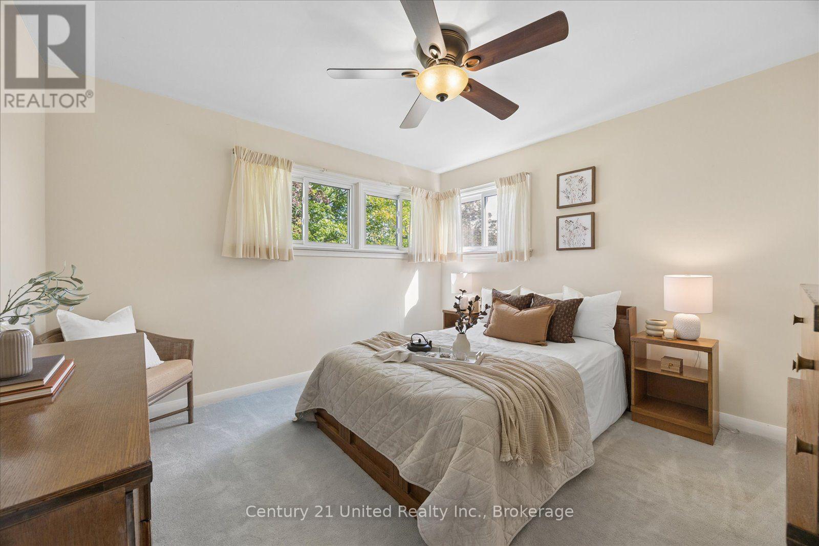 797 VALLEYVIEW DRIVE - 22