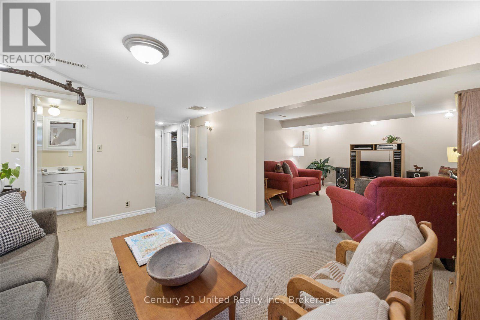 797 VALLEYVIEW DRIVE - Image 34