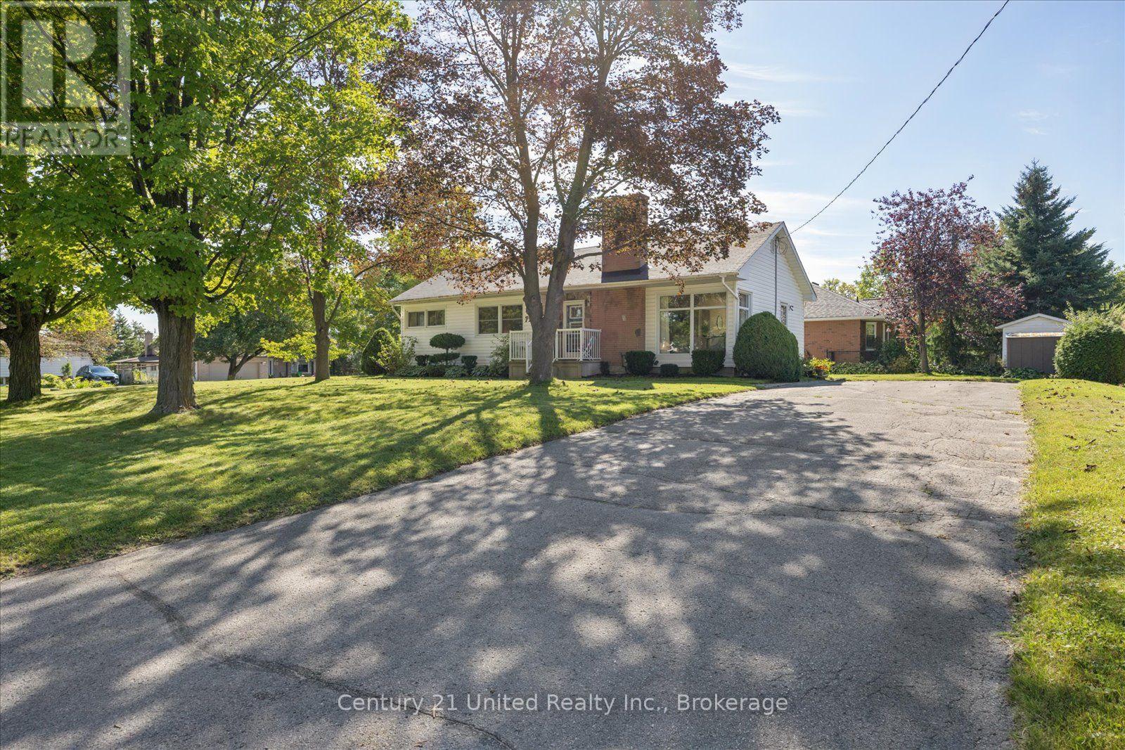 797 VALLEYVIEW DRIVE - 4