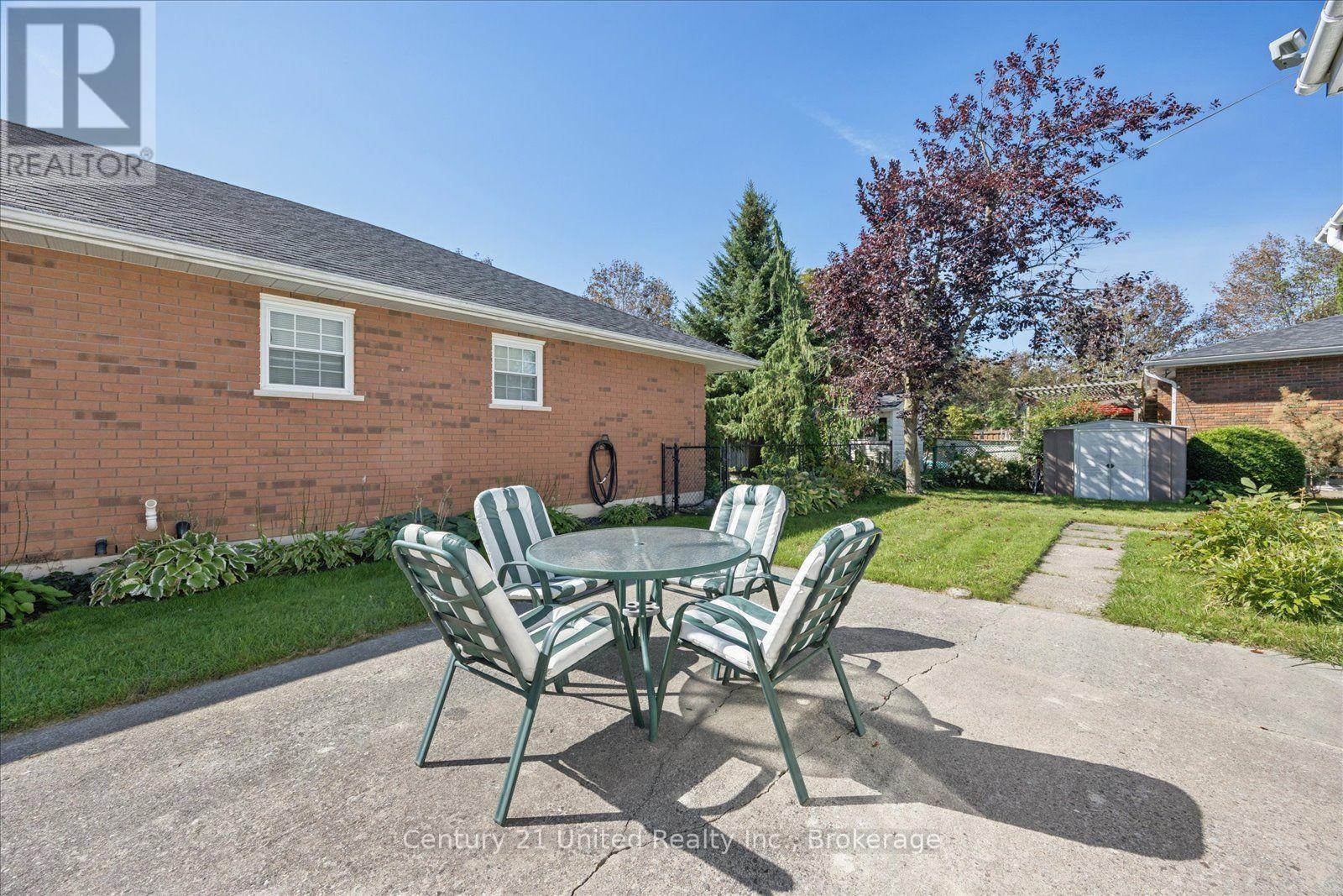 797 VALLEYVIEW DRIVE - 43