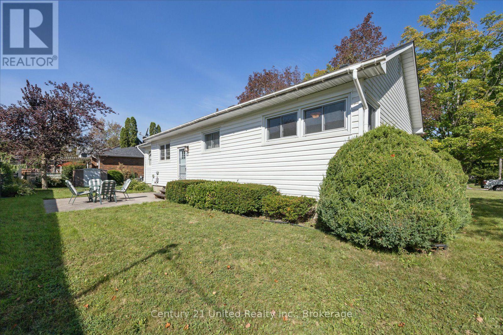 797 VALLEYVIEW DRIVE - 44