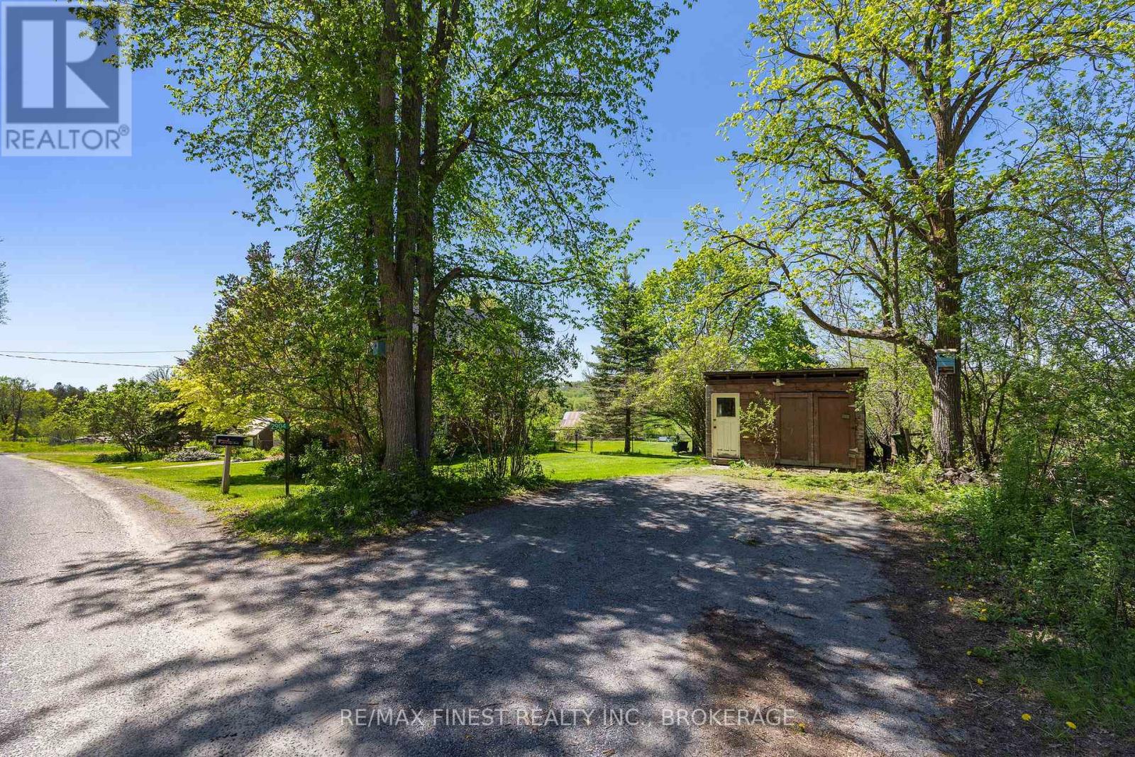 2904 CLOGGS ROAD - 43