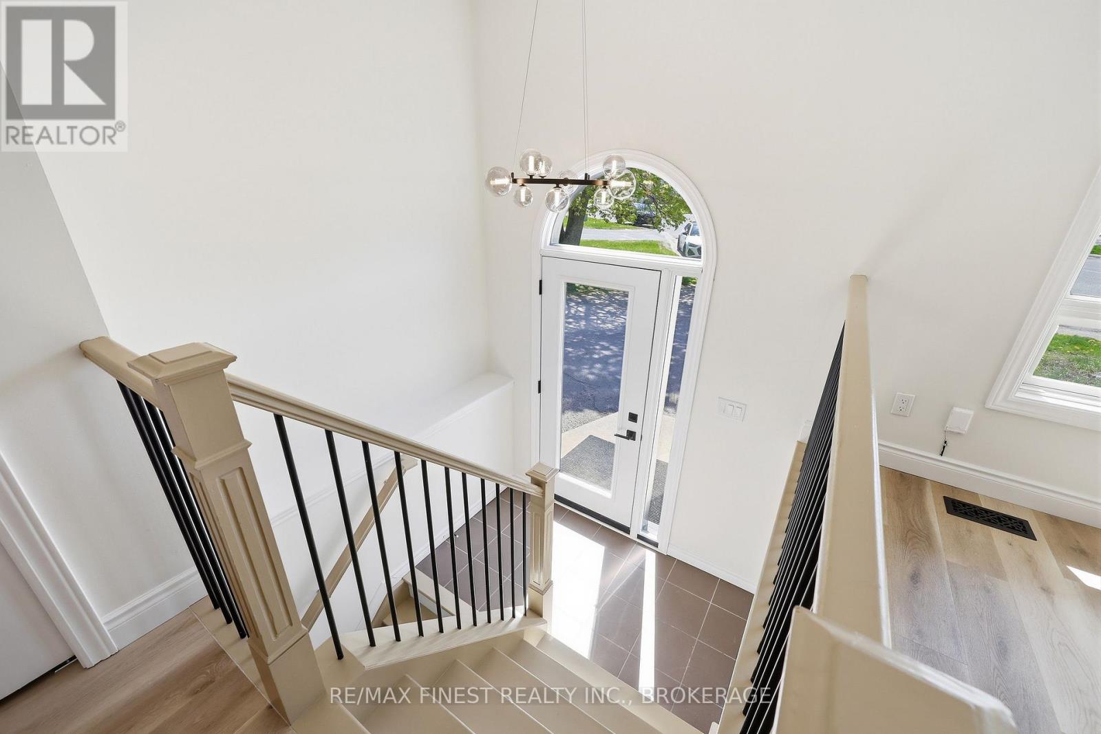 882 BEACONHILL COURT - 6