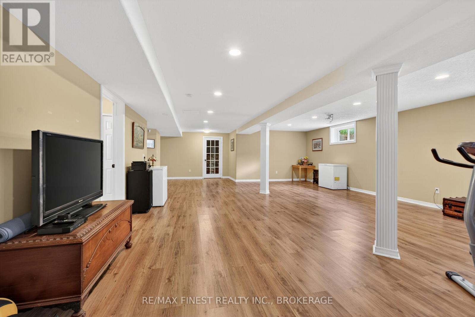 417 MCCALLUM STREET - Image 37