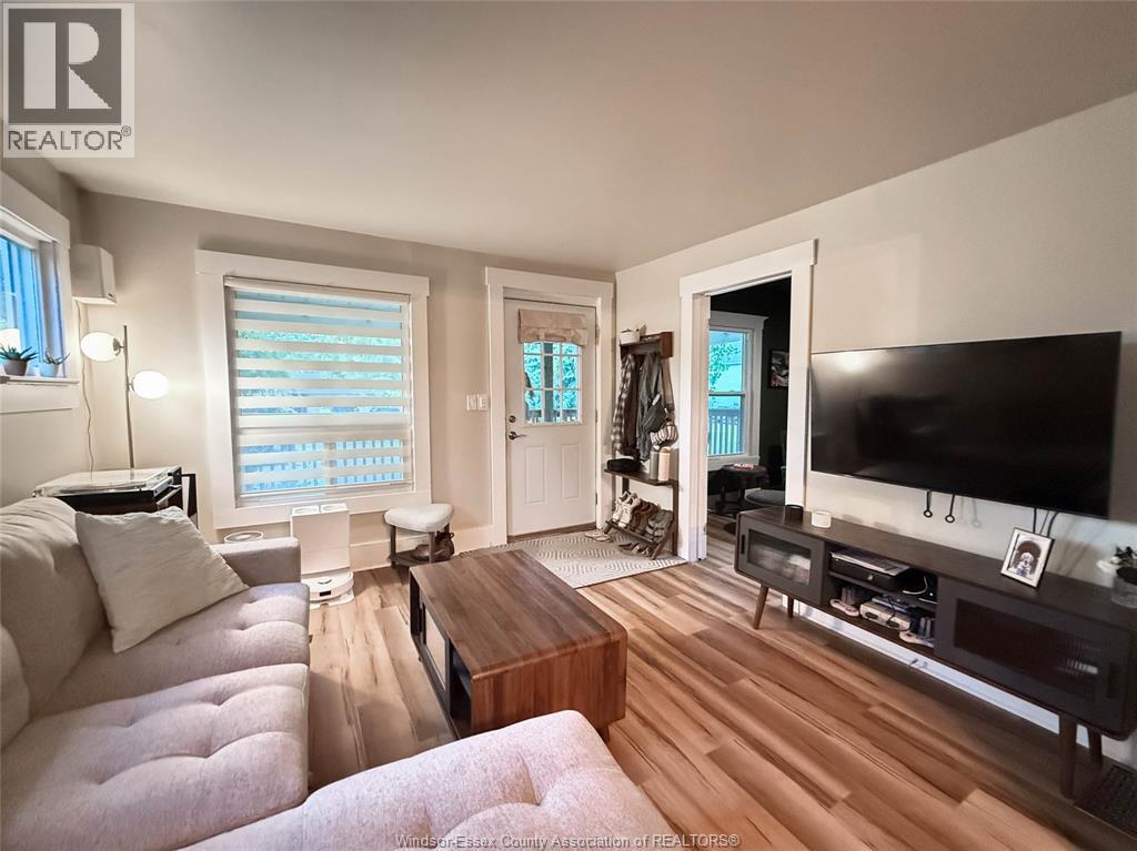 135 MAPLE AVENUE, LaSalle — photo 8