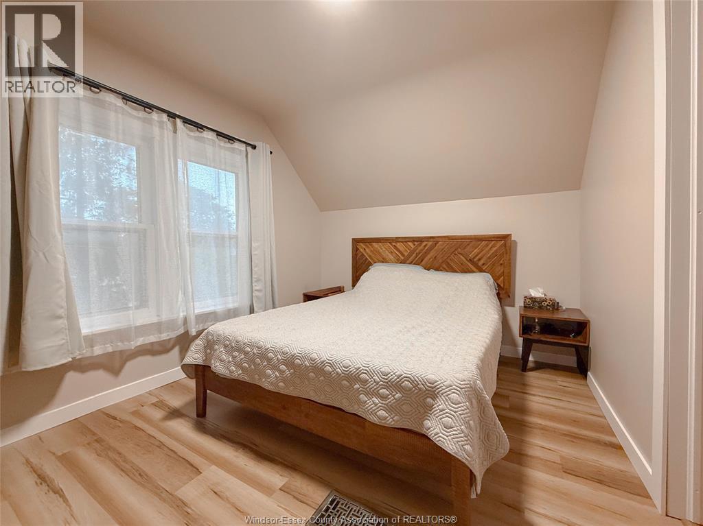 135 MAPLE AVENUE - 24