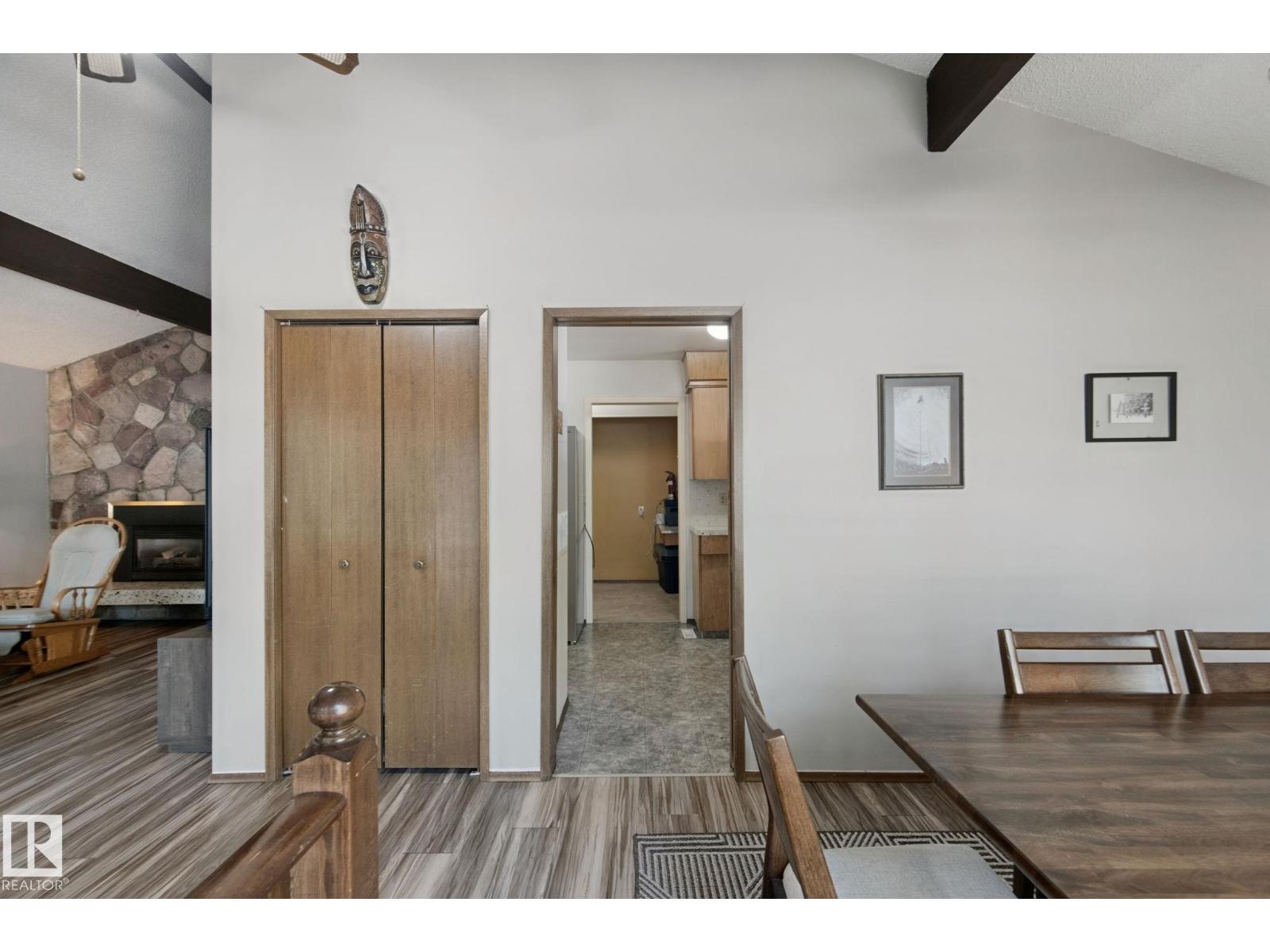 10807 54 AV NW - 15