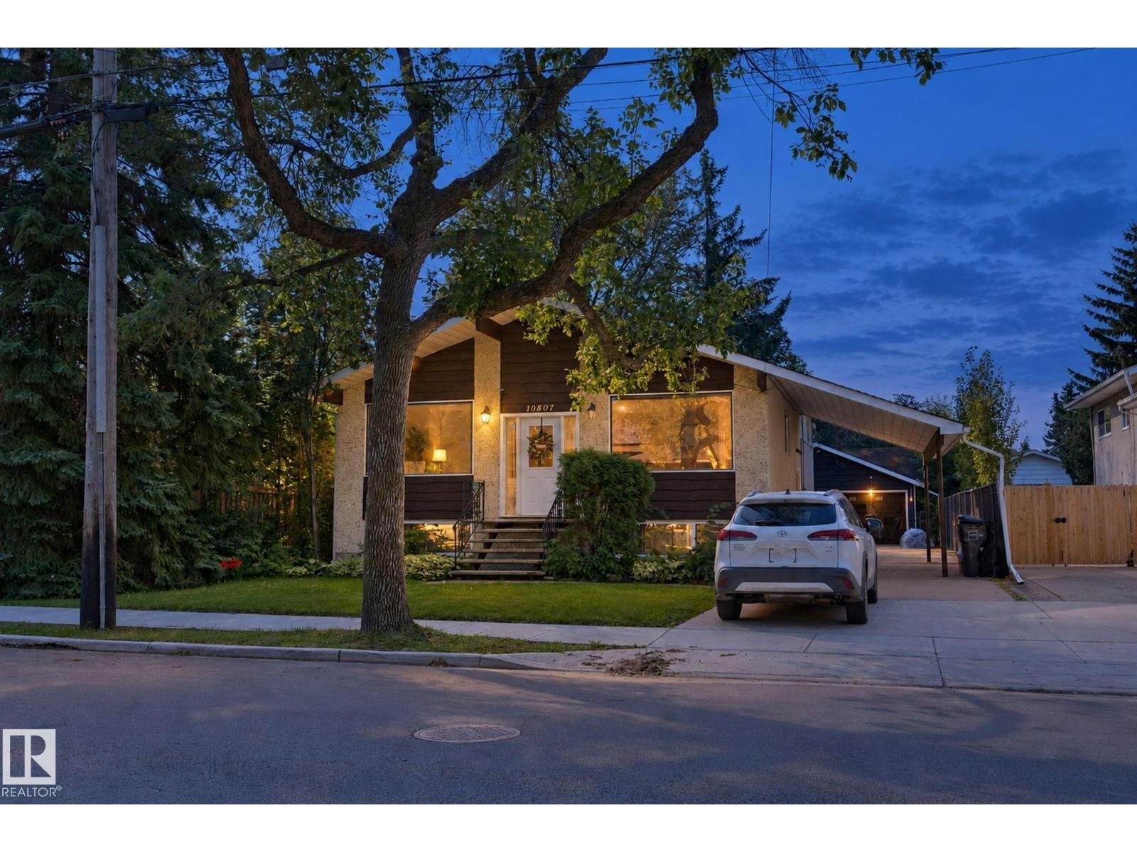 10807 54 AV NW - 1
