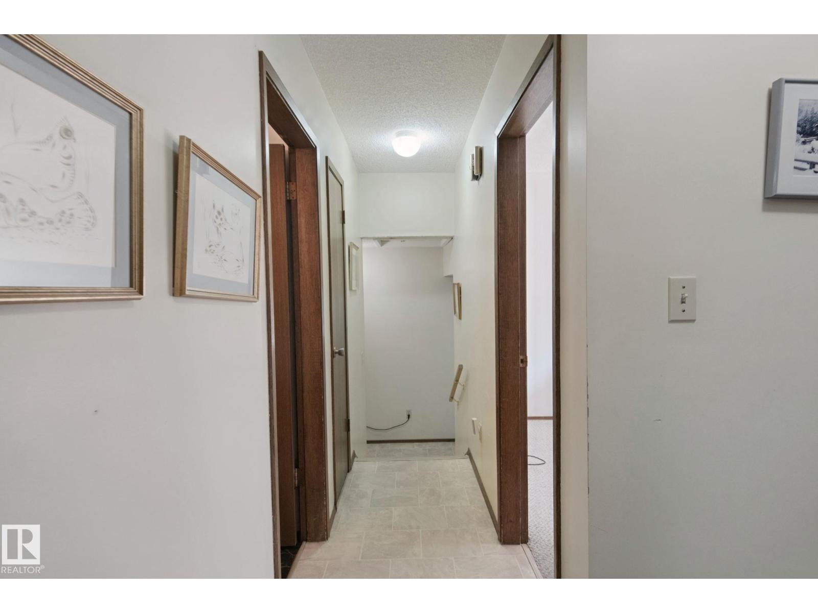 10807 54 AV NW - 38
