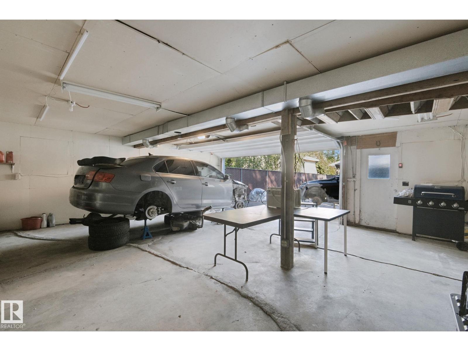 10807 54 AV NW - 63