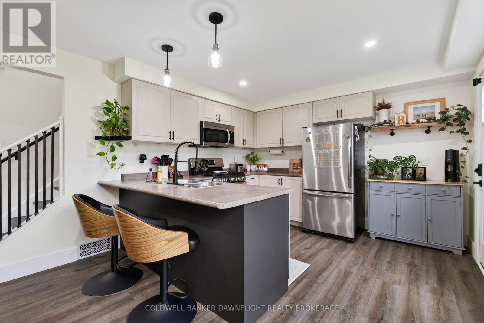 #46 46 ST CHARLES PLACE - 13