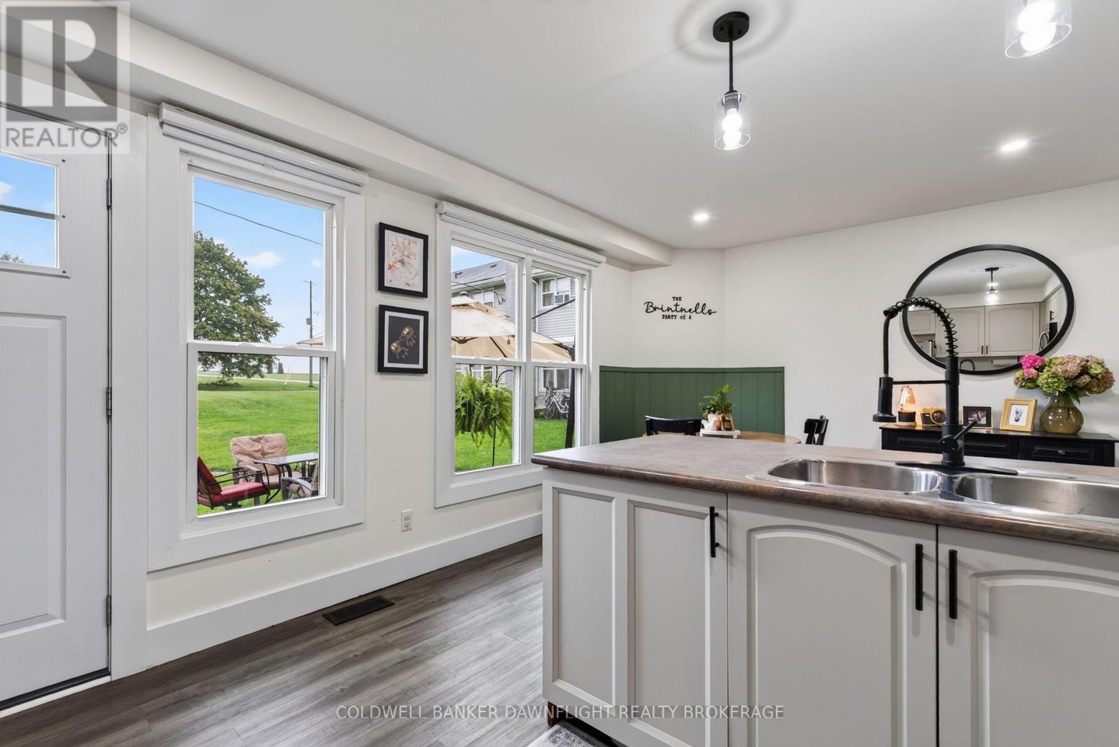 #46 46 ST CHARLES PLACE - Image 16