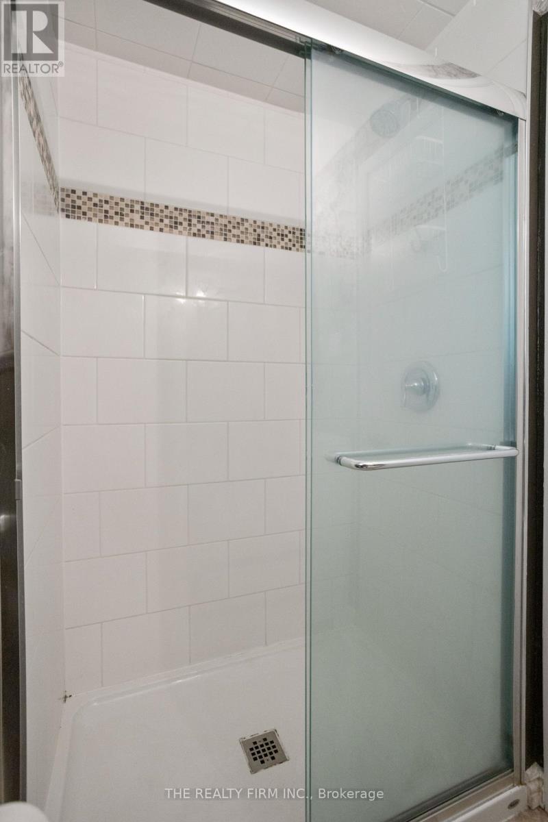 22 MILFORD CRESCENT - 23