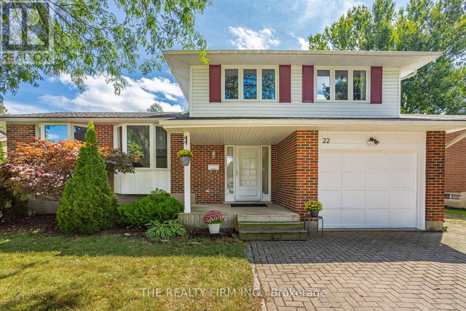 22 MILFORD CRESCENT - 4