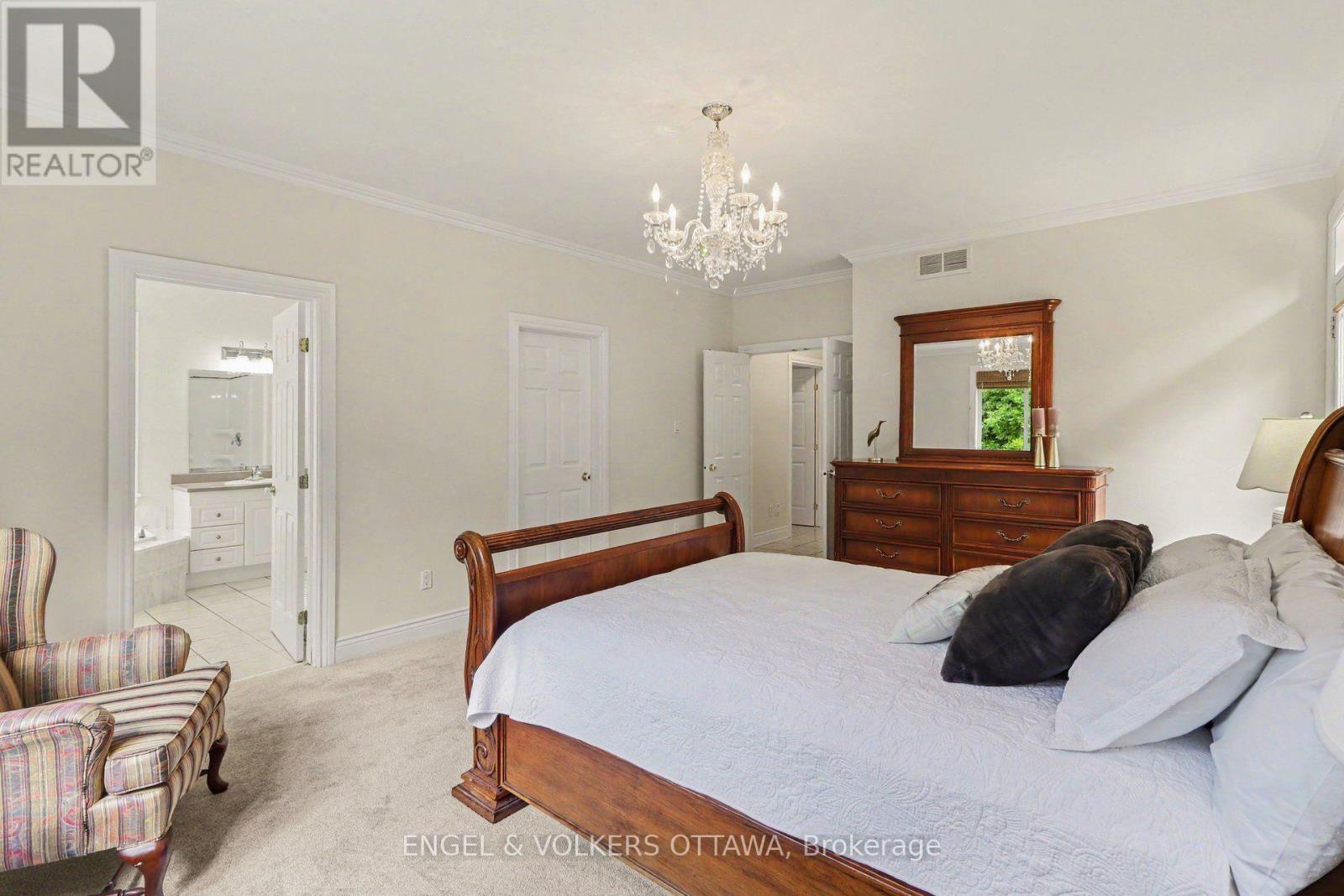 3 Bed, 3 Bath House for Sale in Ottawa – 6235 DEERMEADOW DRIVE, Ottawa – MLS# X13764944 - Image 19