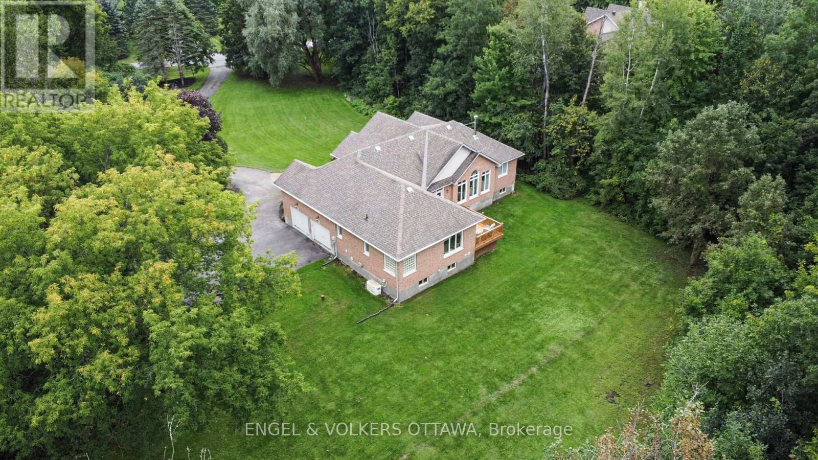 3 Bed, 3 Bath House for Sale in Ottawa – 6235 DEERMEADOW DRIVE, Ottawa – MLS# X13764944 - Image 39