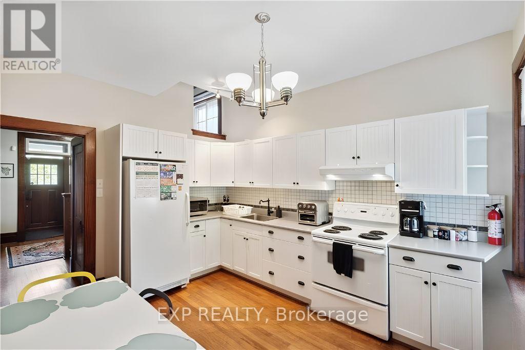 3 Bed, 3 Bath House for Sale in Ottawa – 347 ST. PATRICK STREET, Ottawa – MLS# X13765094 - Image 13