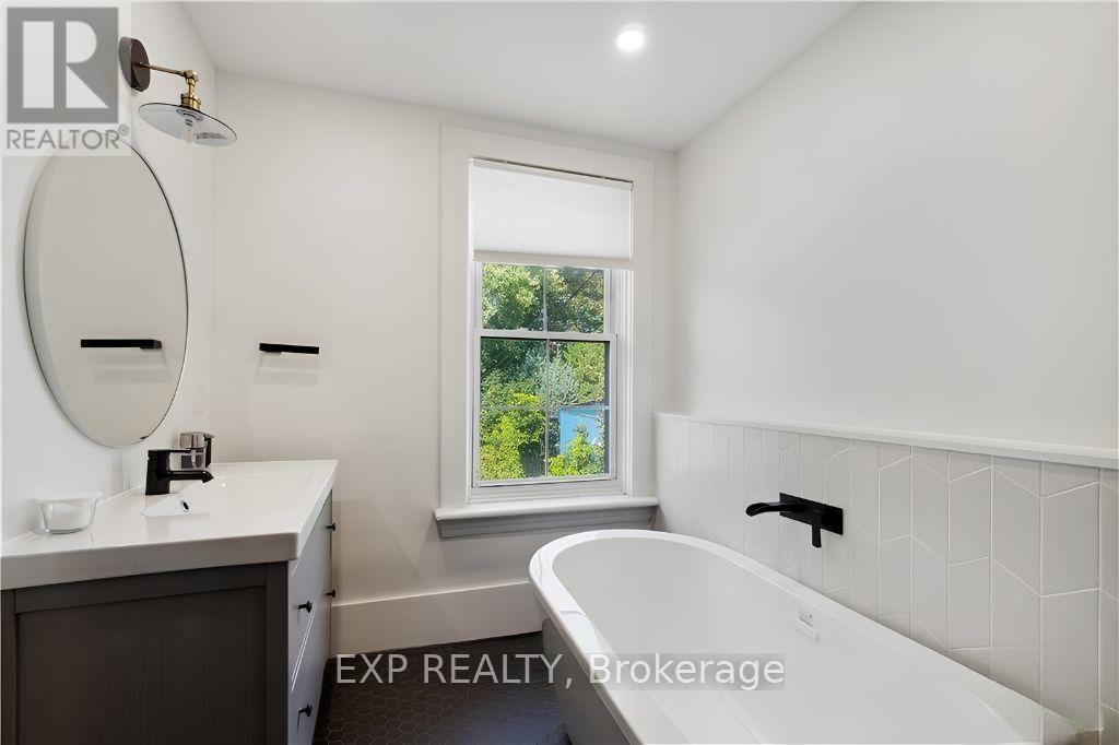 3 Bed, 3 Bath House for Sale in Ottawa – 347 ST. PATRICK STREET, Ottawa – MLS# X13765094 - Image 24