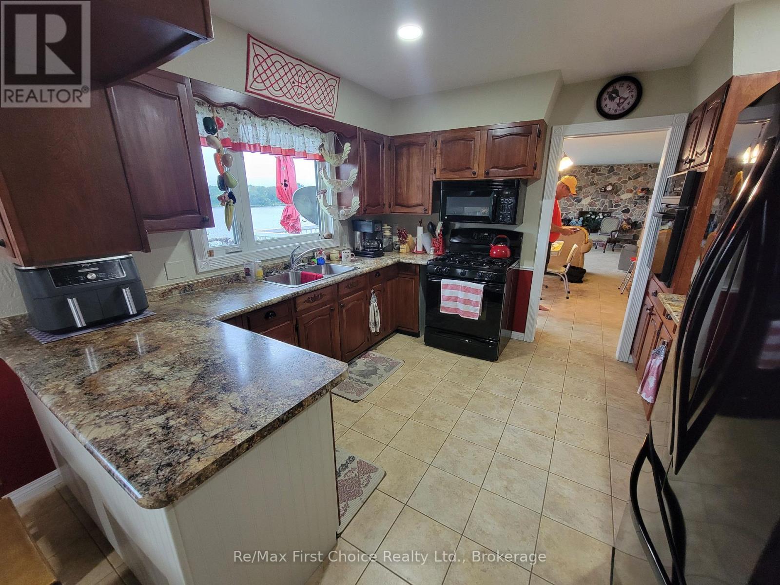602 RIVER AVENUE E - 2