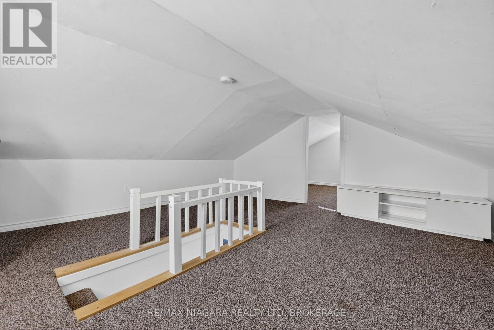 10 CHURCHILL AVENUE - Image 30