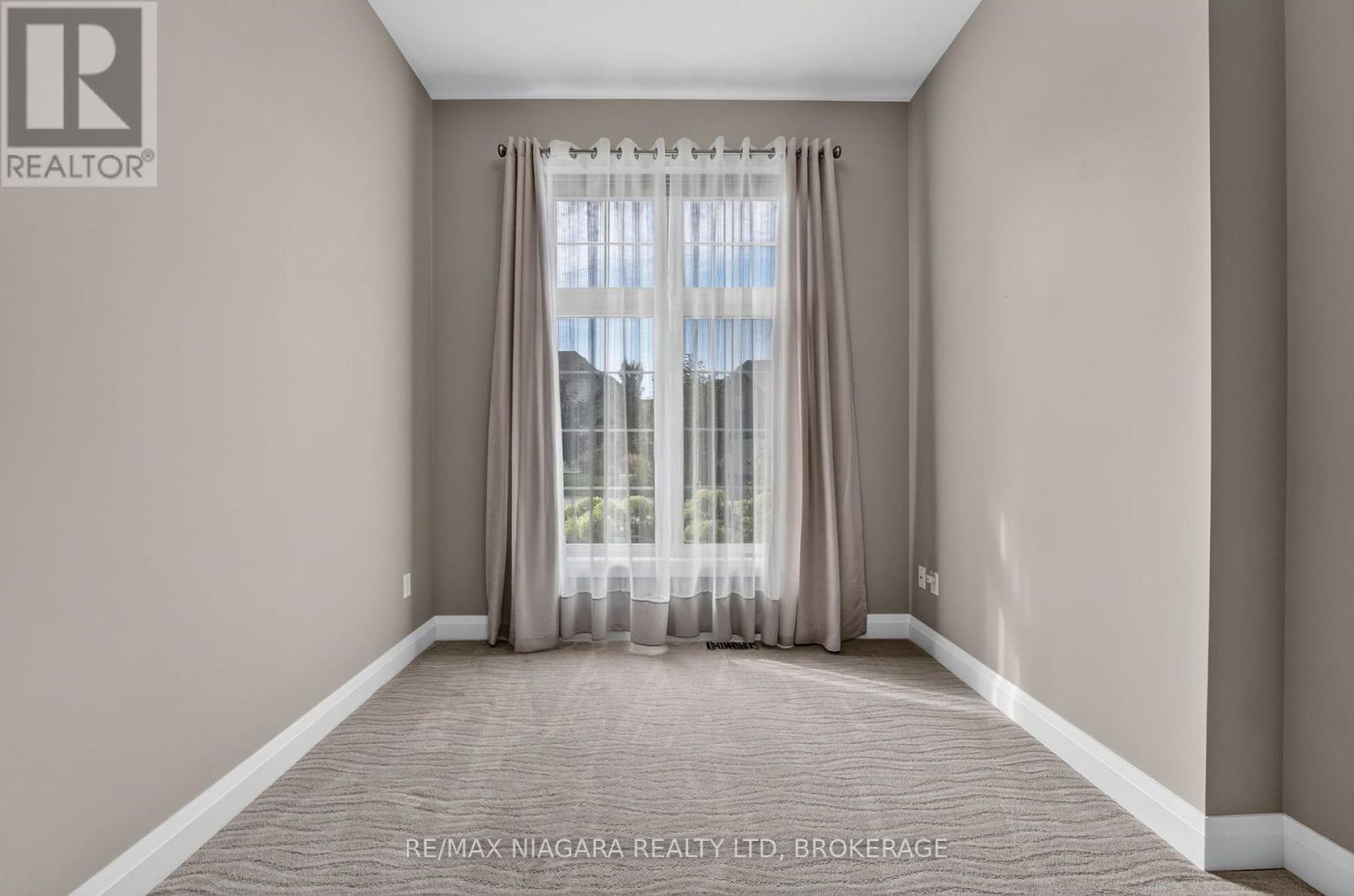 84 GANTON TRAIL, Welland (Hwy 406/Welland) — photo 7