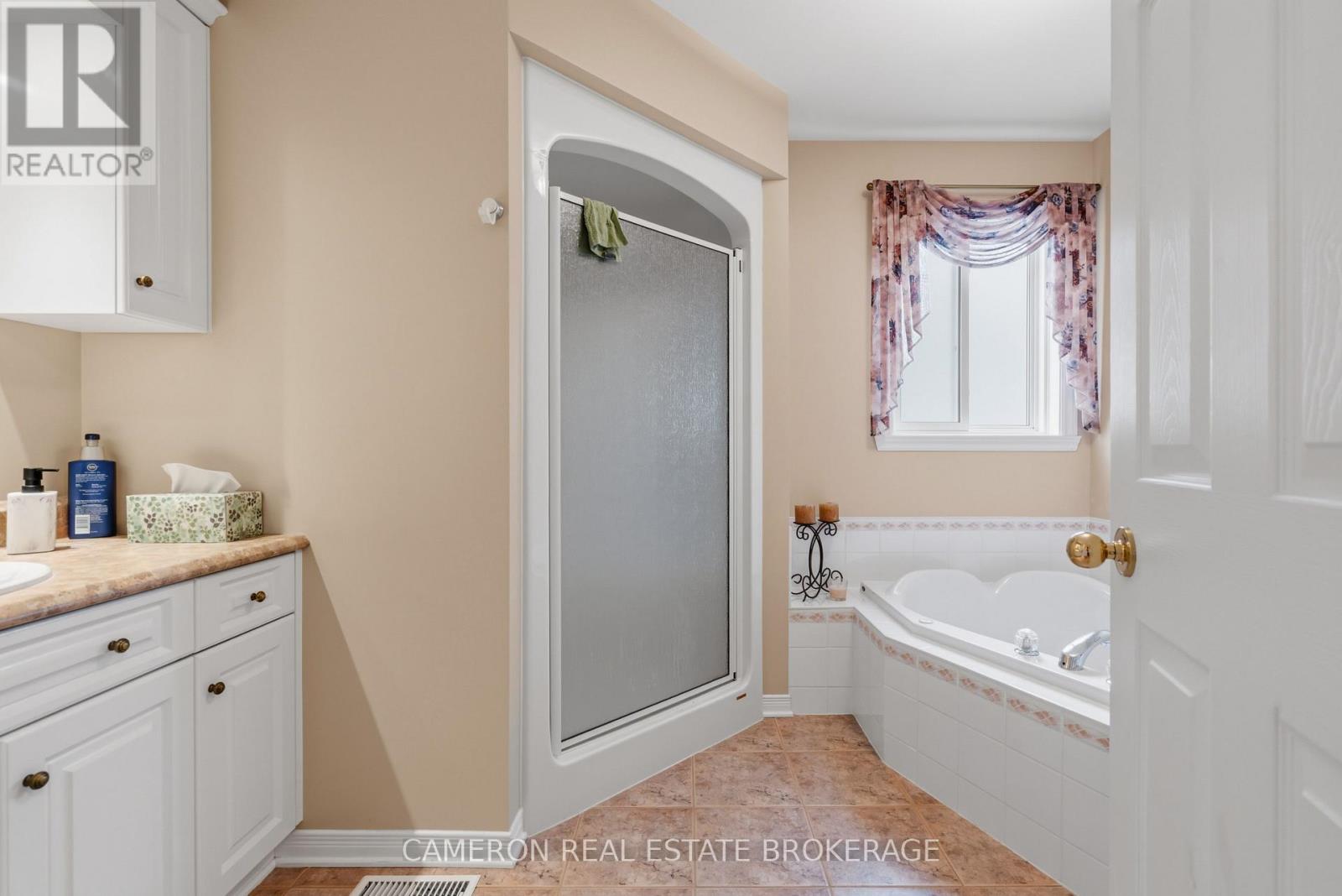 2061 CONCORDE AVENUE - 16