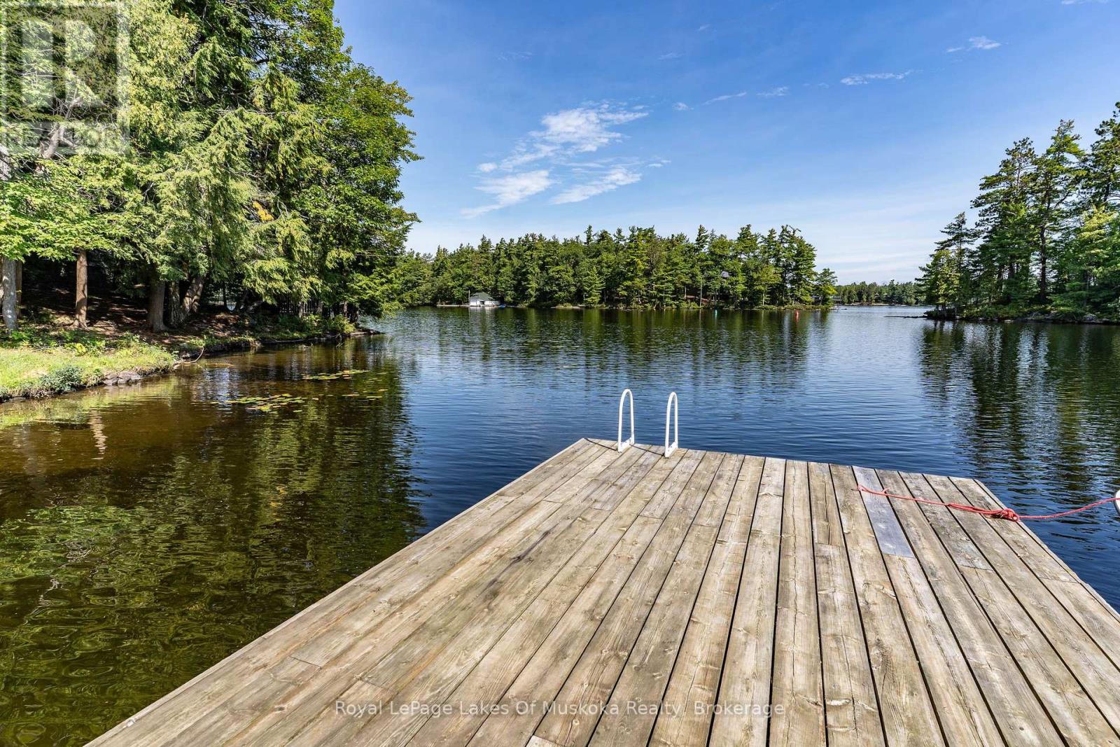 2115 LAKE MUSKOKA - 11