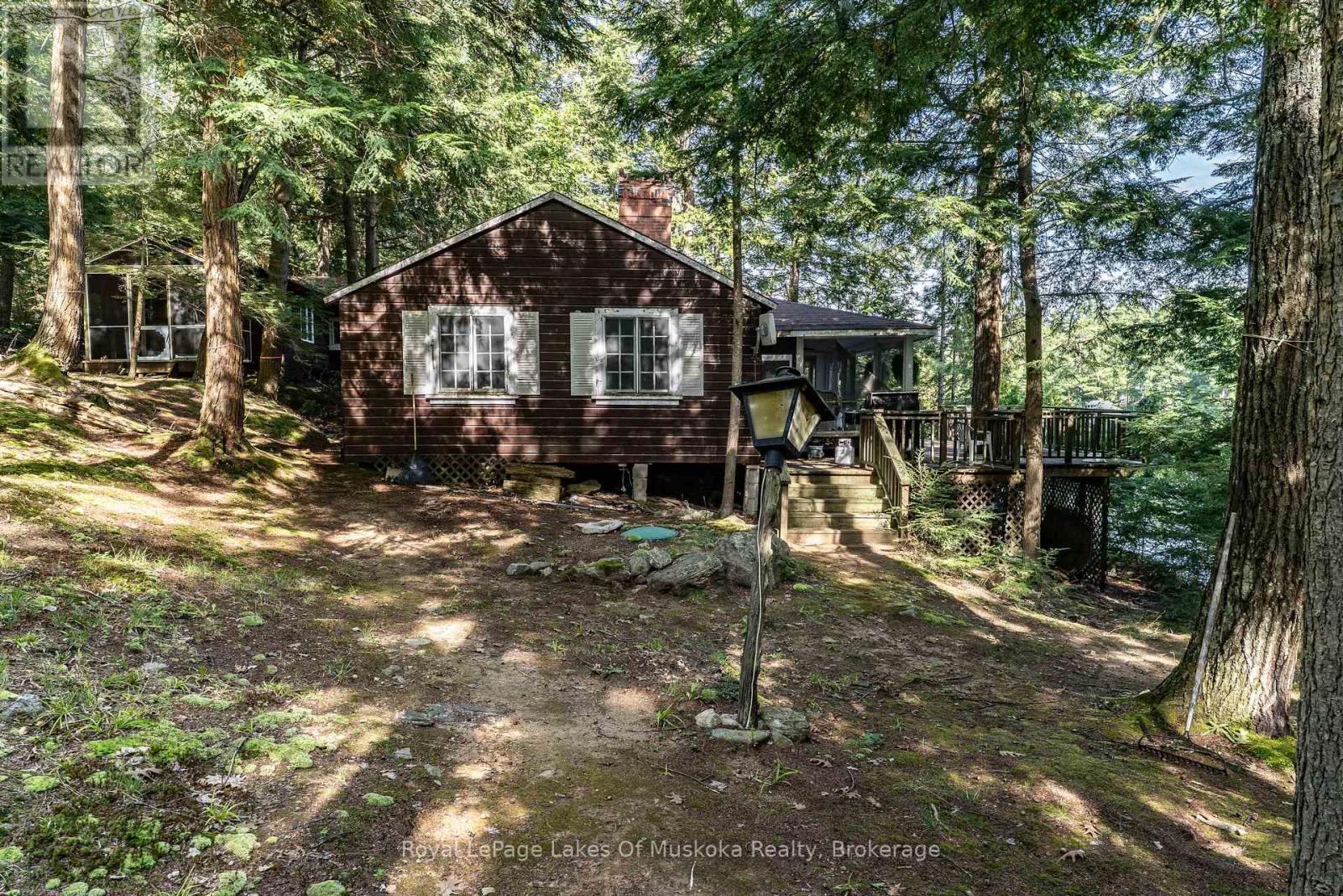 2115 LAKE MUSKOKA - Image 18