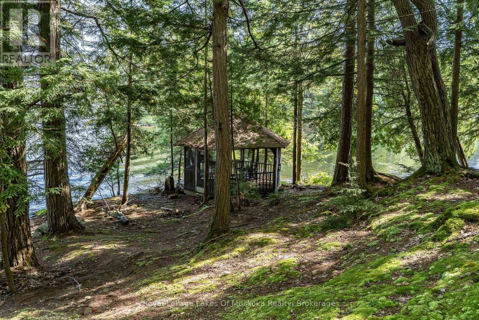 2115 LAKE MUSKOKA - Image 20