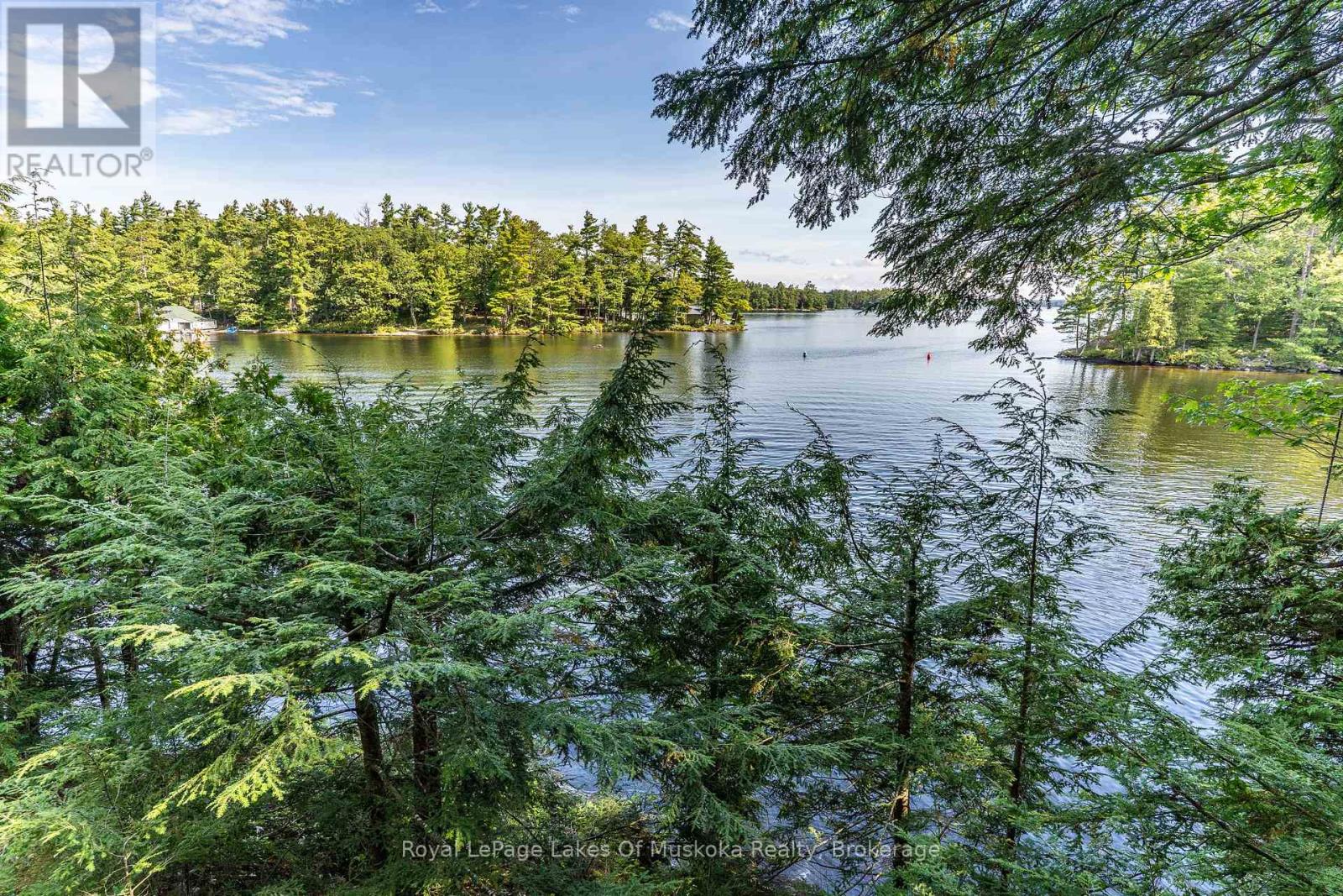 2115 LAKE MUSKOKA - Image 22
