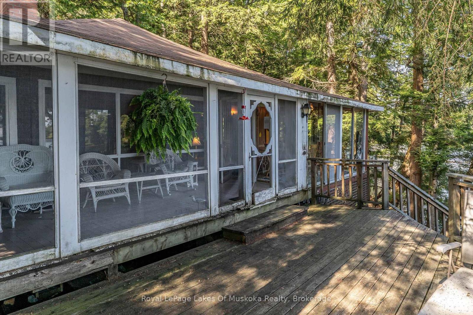 2115 LAKE MUSKOKA - 23