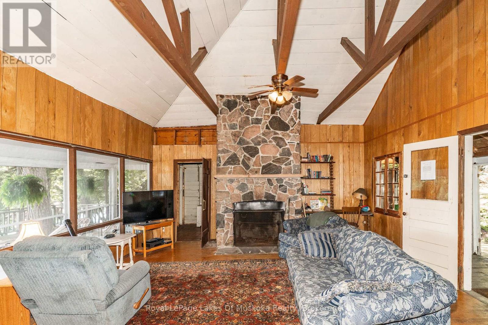 2115 LAKE MUSKOKA - Image 35
