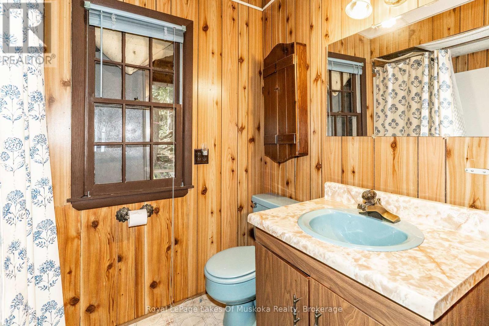 2115 LAKE MUSKOKA - Image 39