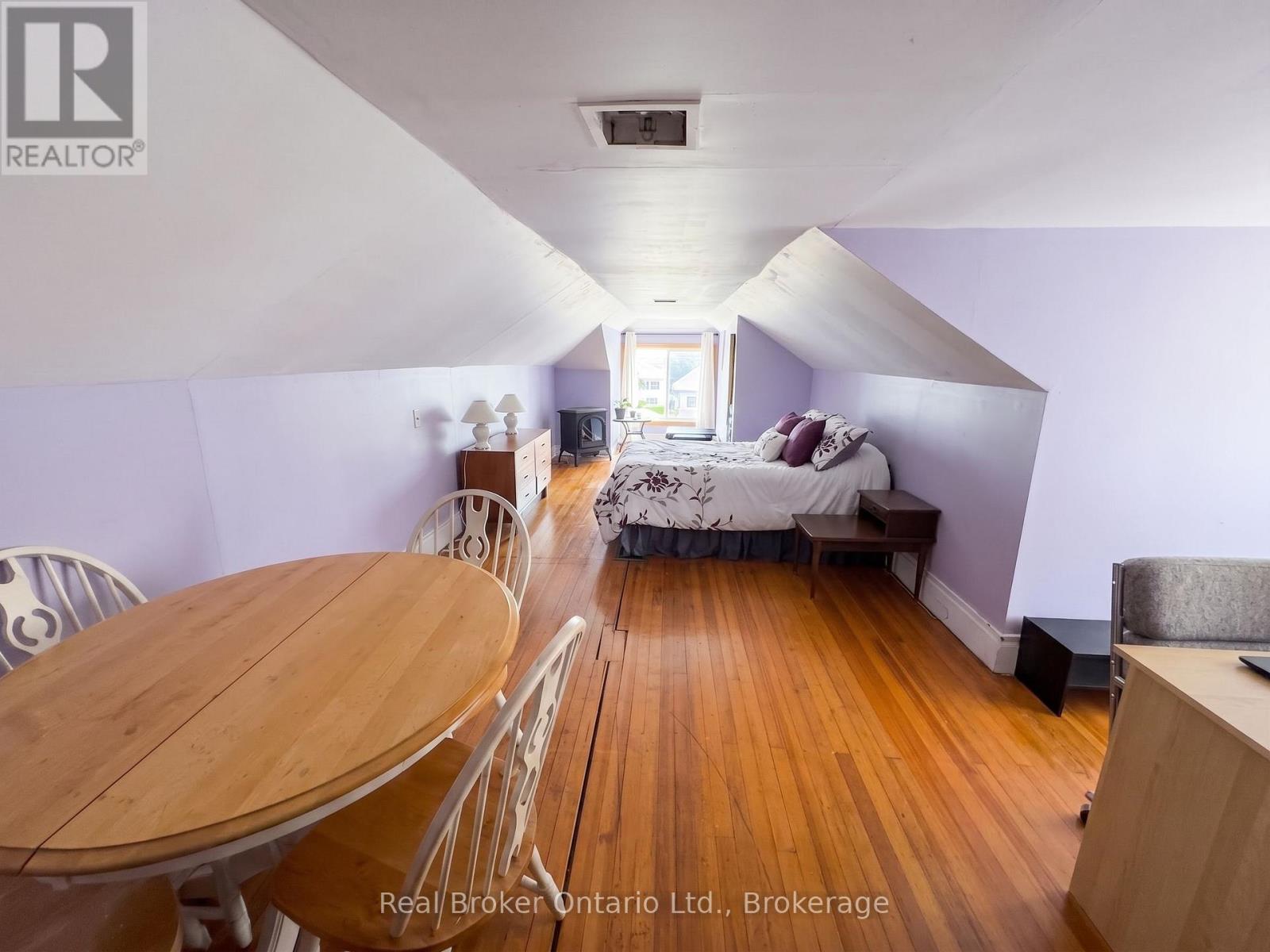 92 MARY STREET, Brantford — photo 9