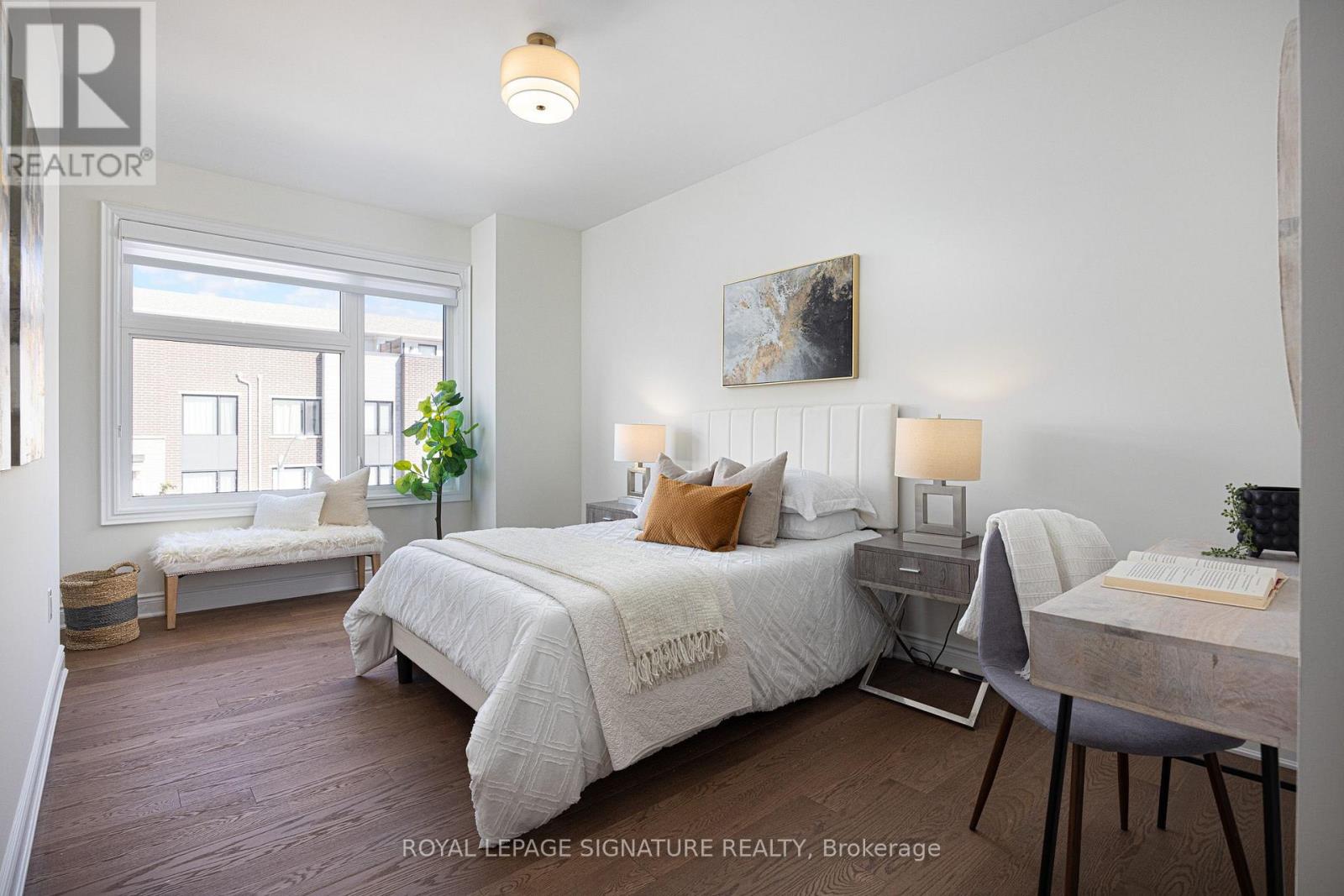 19 HOLLYHOCK COURT - 32