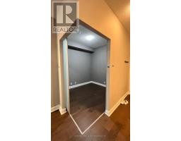 Living room - S825 - 112 George Street, Toronto, ON M5A2M5 Photo 6