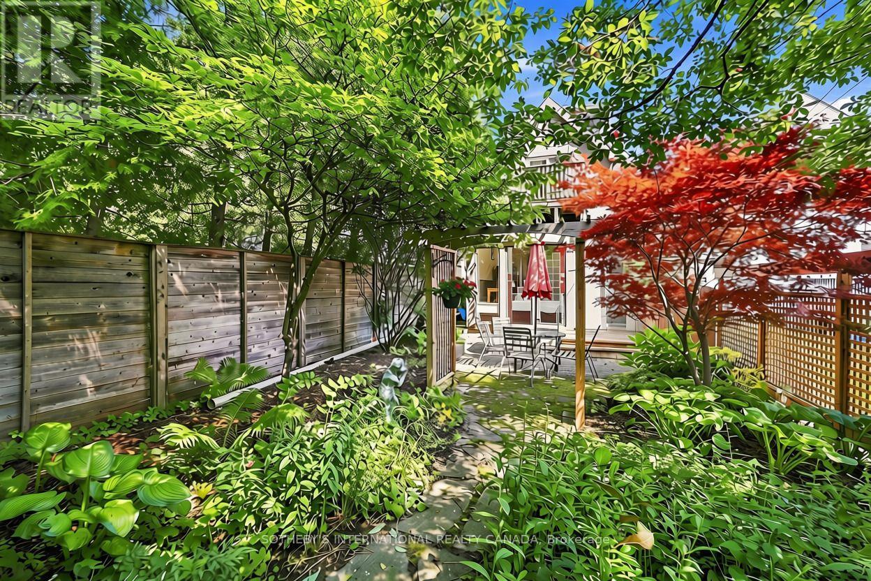 356 HOWLAND AVENUE - 24