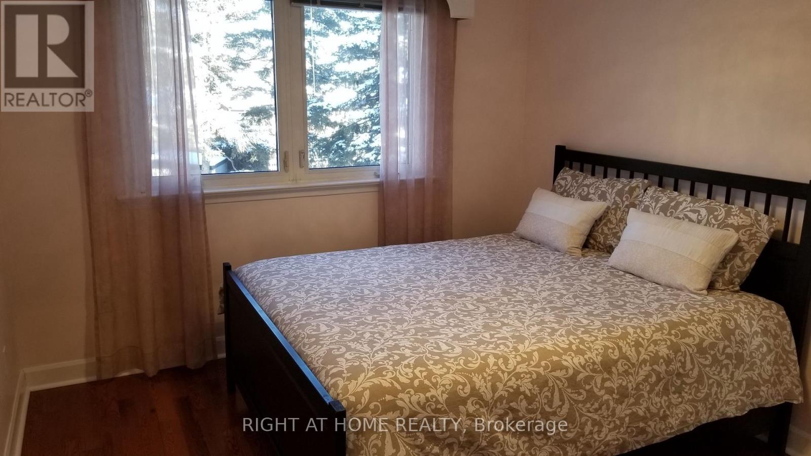 47 ROYWOOD DRIVE - 11