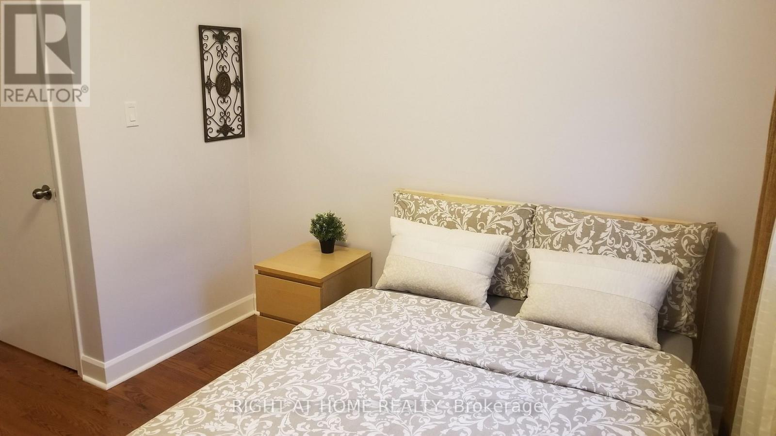 47 ROYWOOD DRIVE - 14