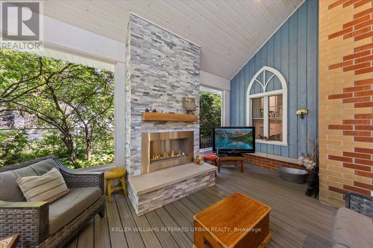 62 WENTWORTH AVENUE - 16