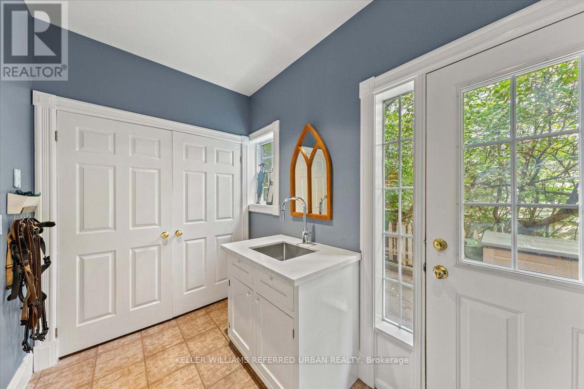 62 WENTWORTH AVENUE - 22